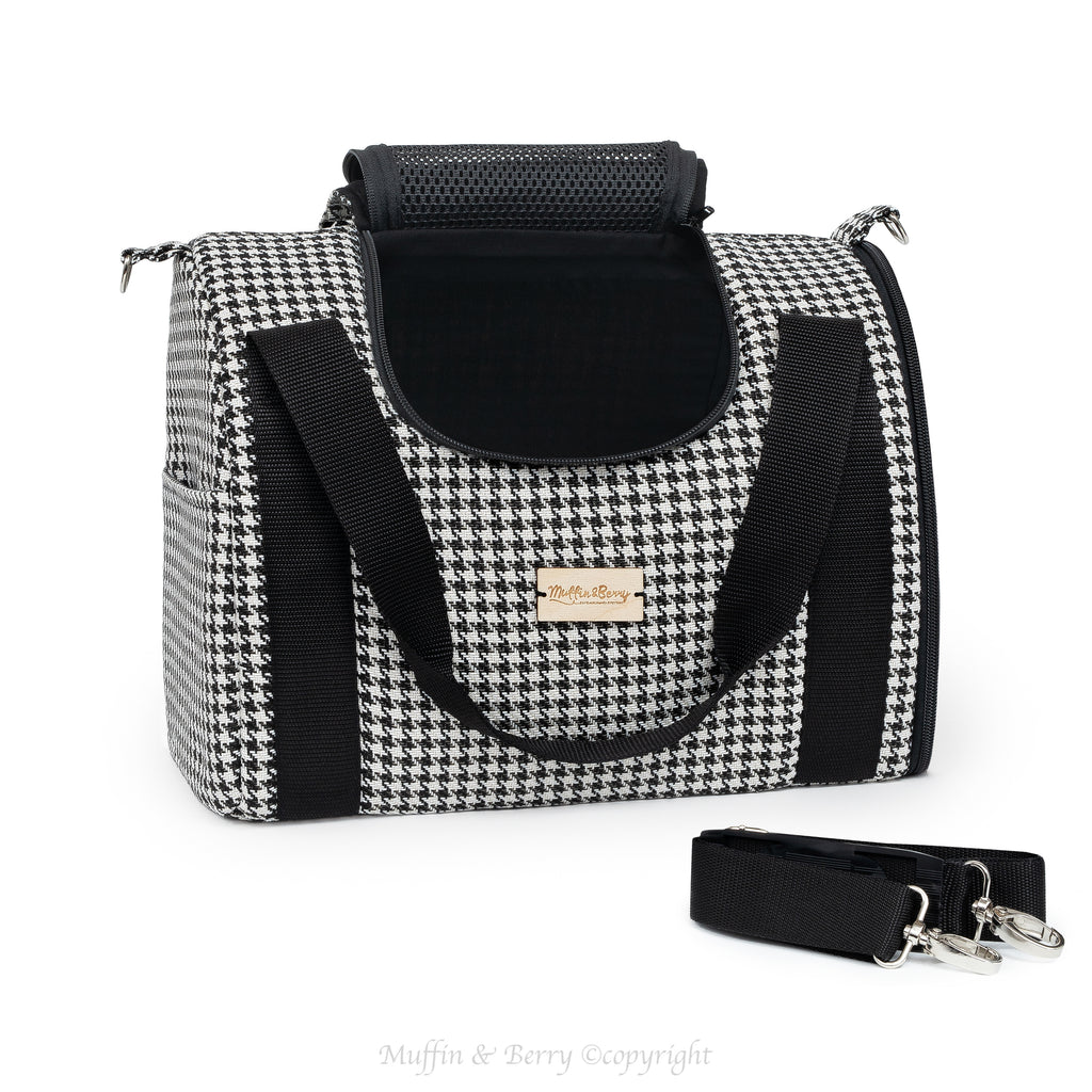 Fully enclosed pet carrier – JANE