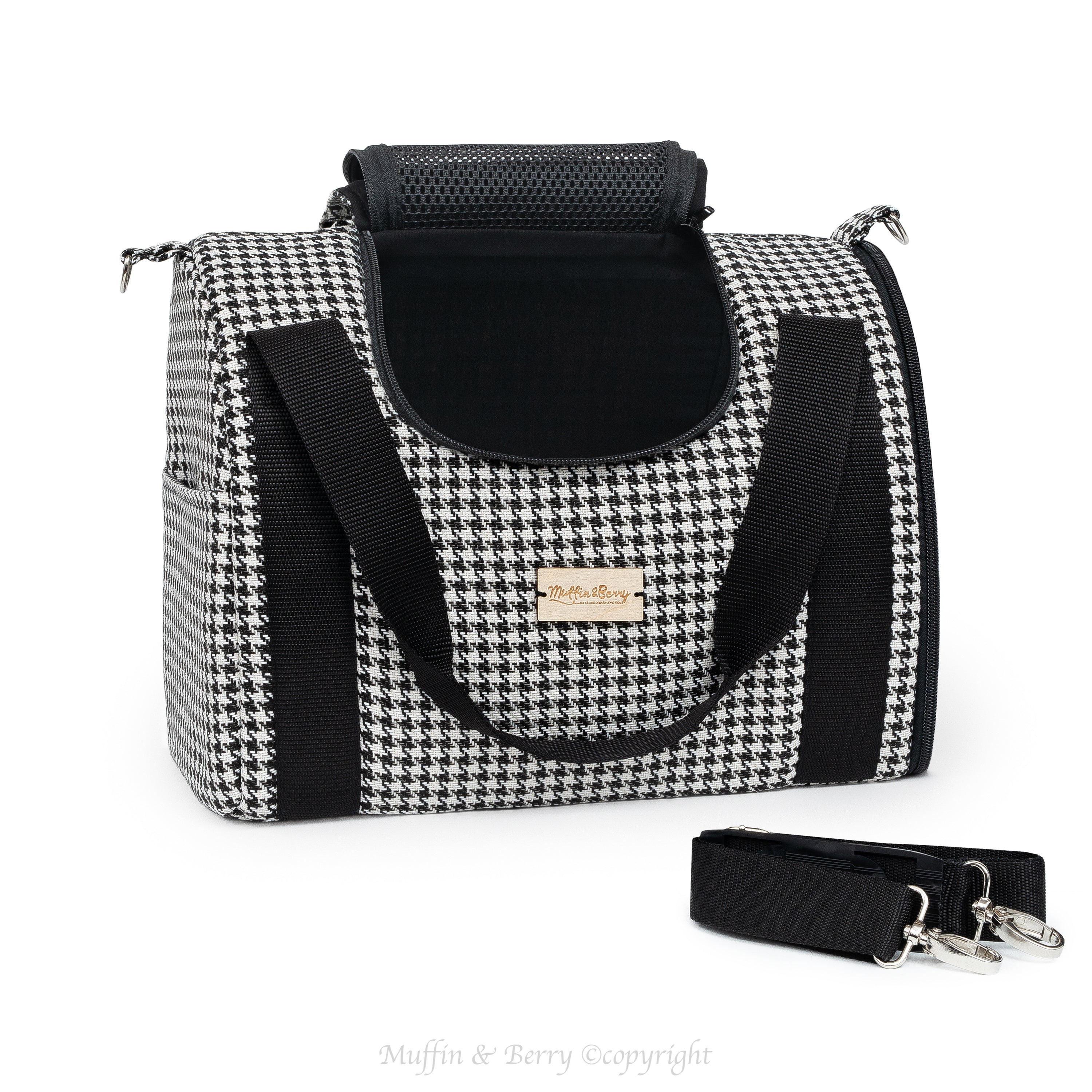 Fully enclosed pet carrier – JANE