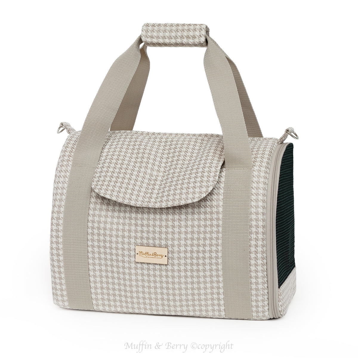 Fully enclosed pet carrier – CLAIRE