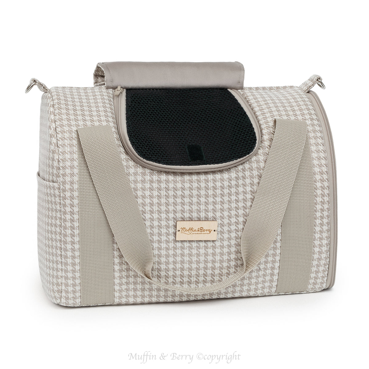 Fully enclosed pet carrier – CLAIRE