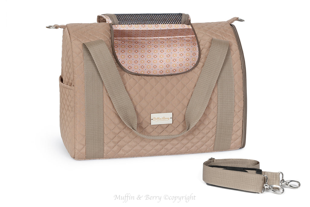 Fully enclosed pet carrier – FELICITY