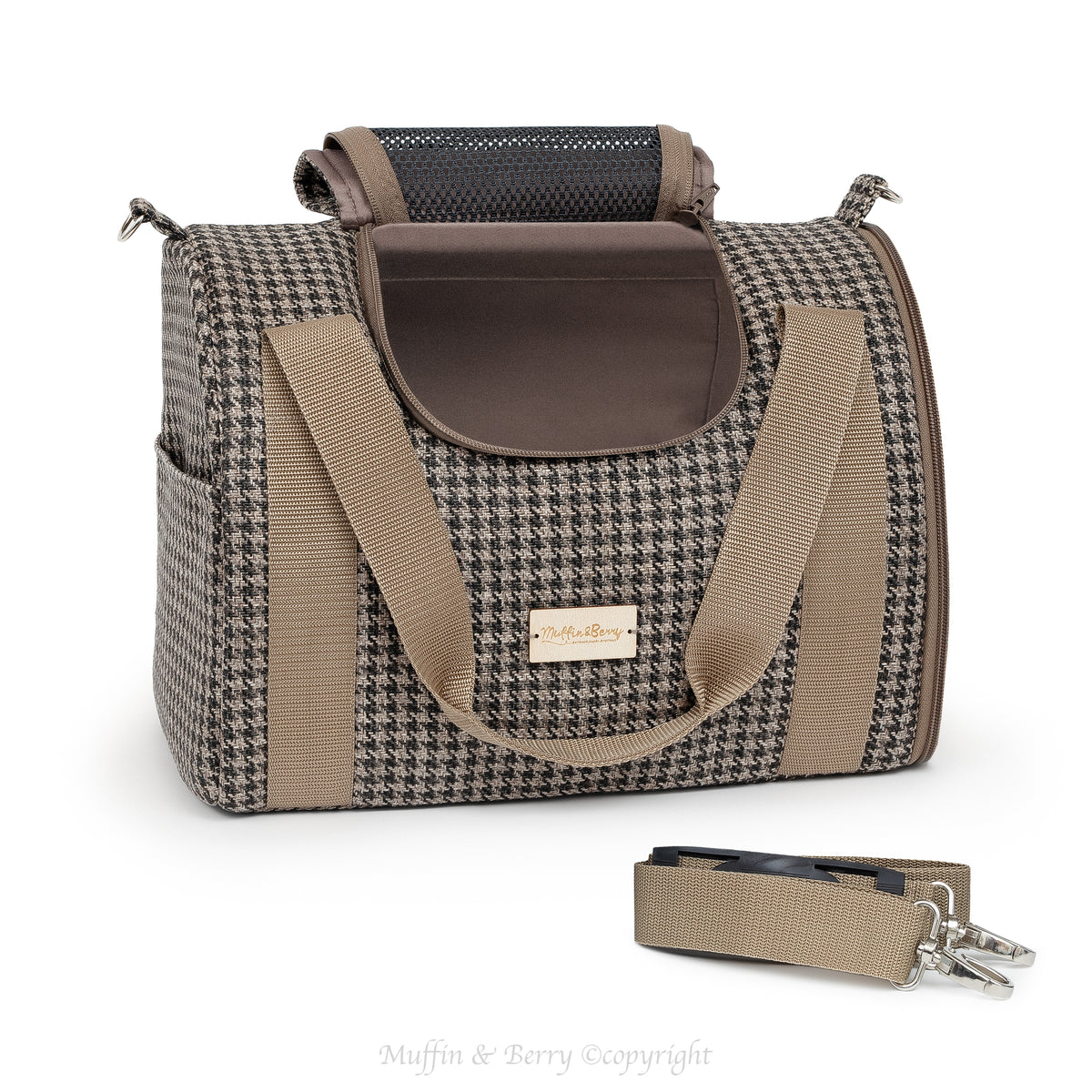Fully enclosed pet carrier – DARCY