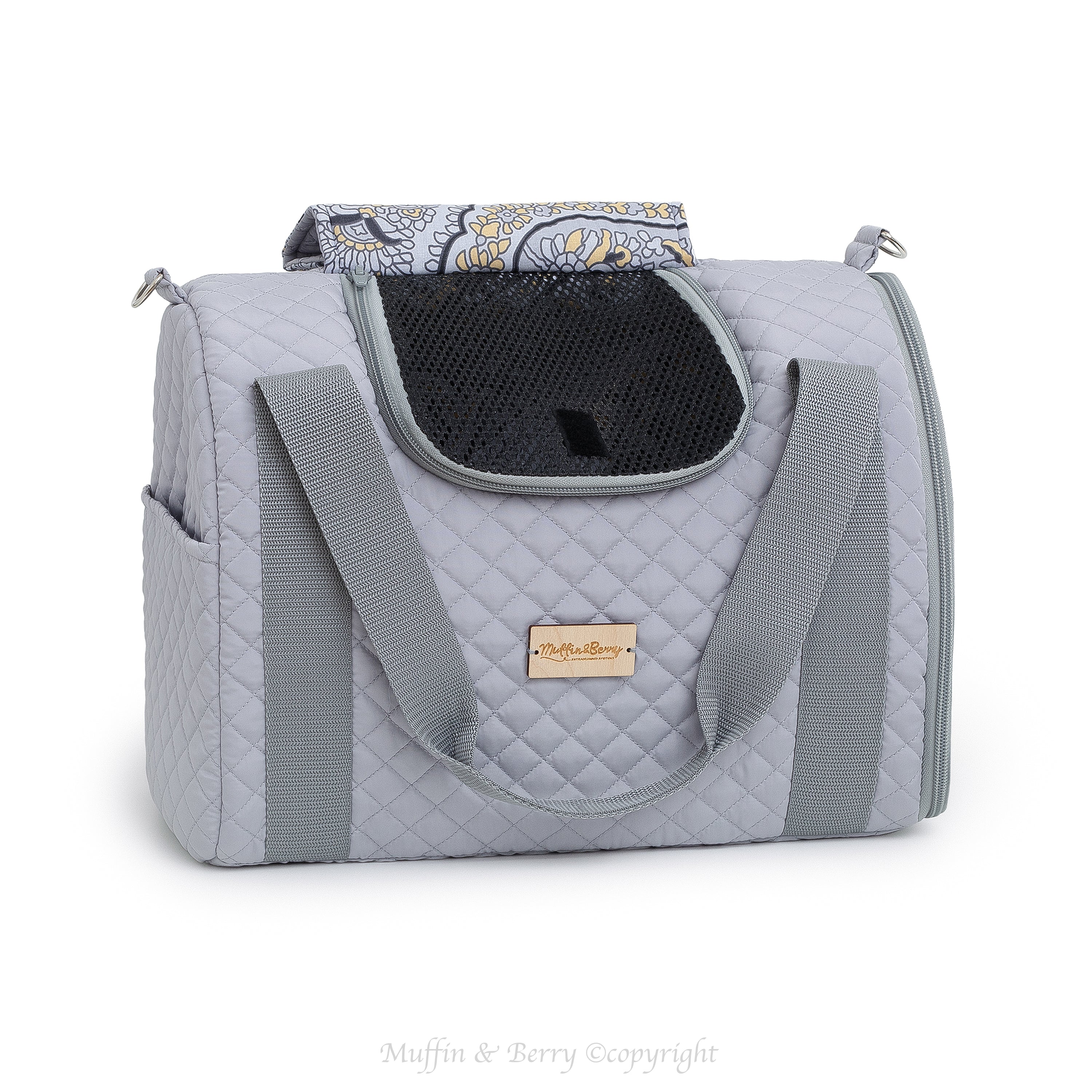 Fully enclosed pet carrier – CLARK