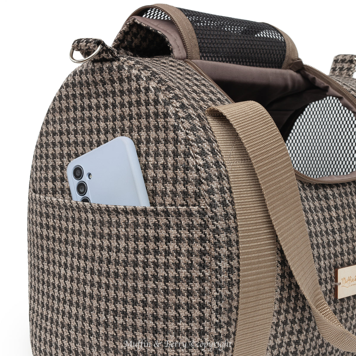 Fully enclosed pet carrier – DARCY