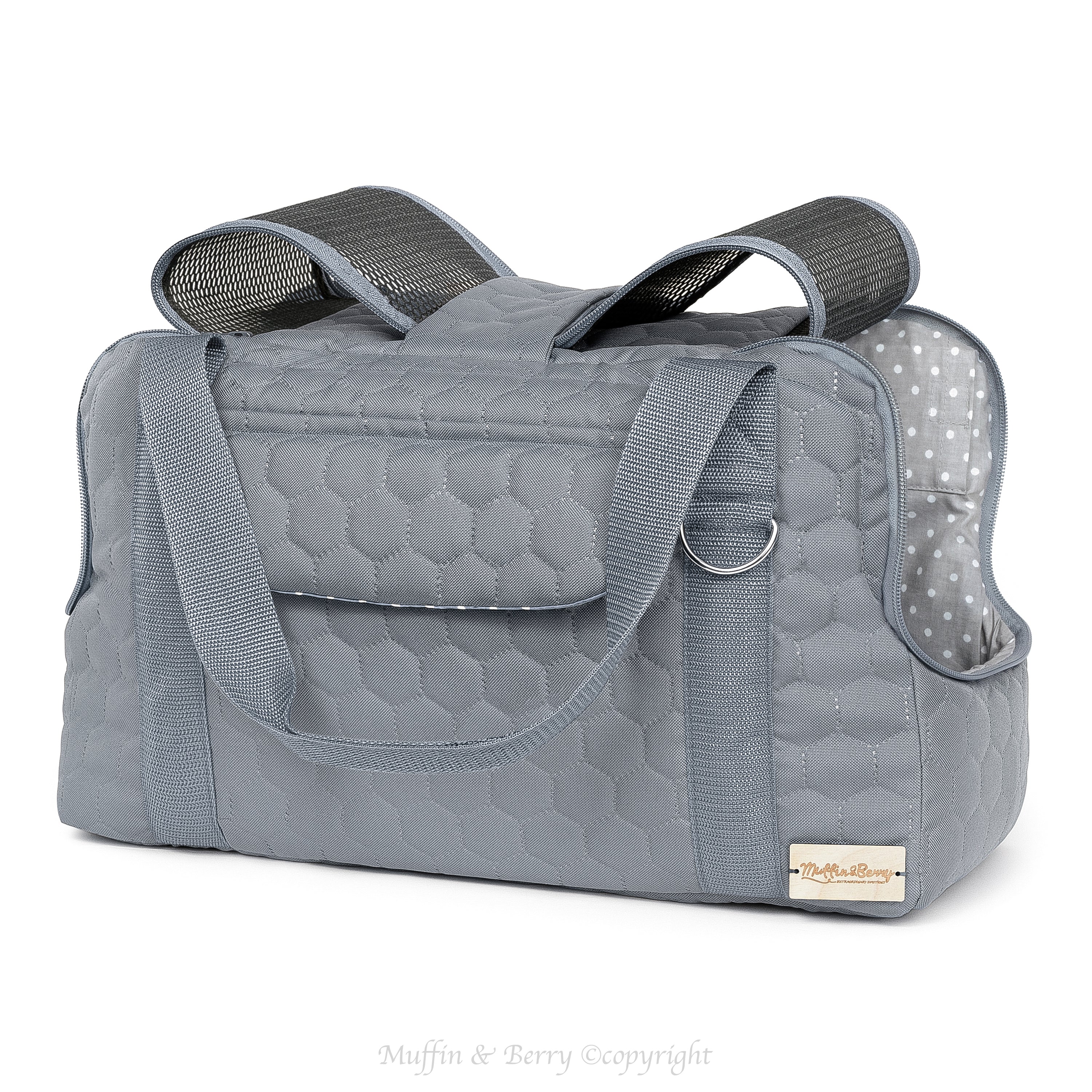 Pet travel carrier – HOWARD