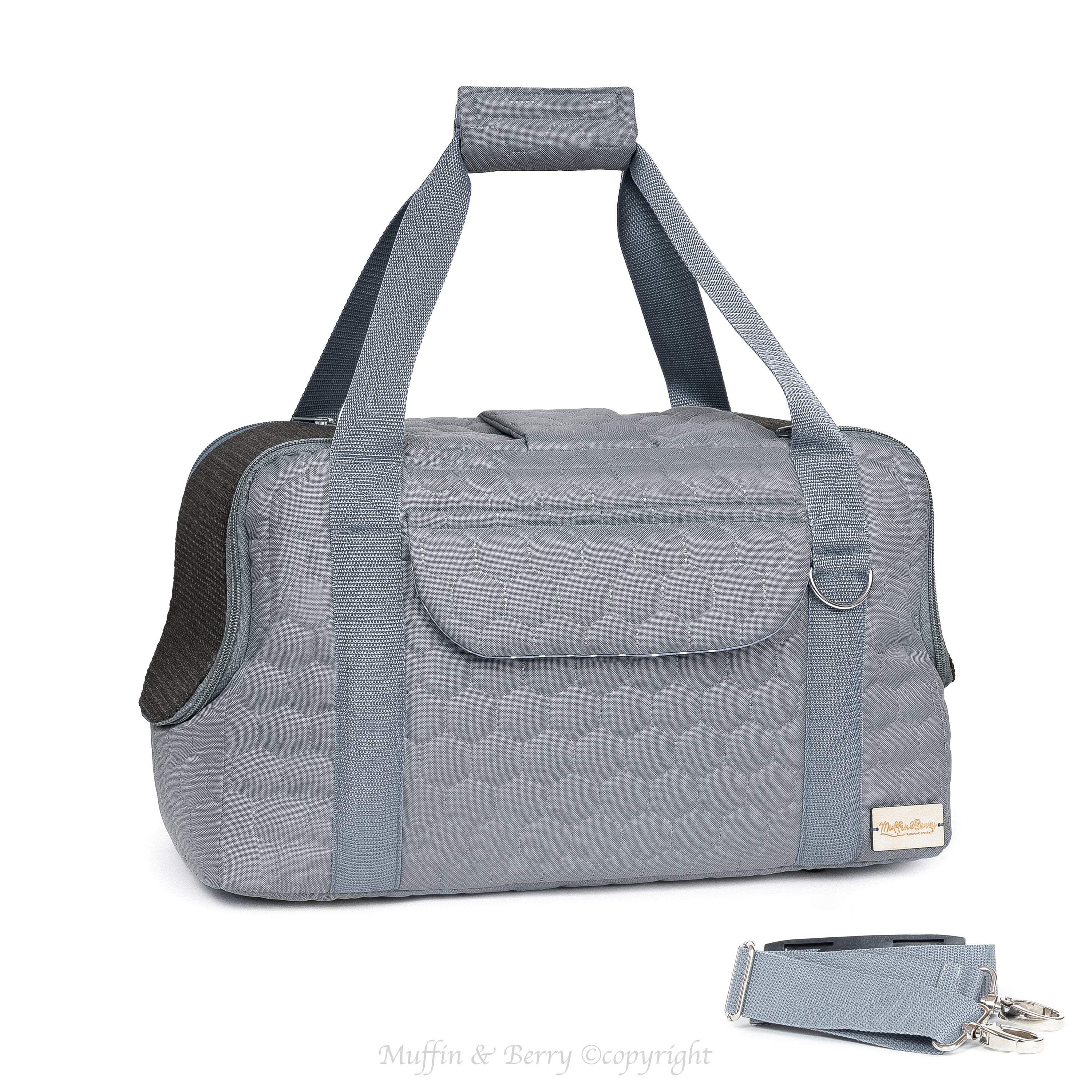 Pet travel carrier – HOWARD