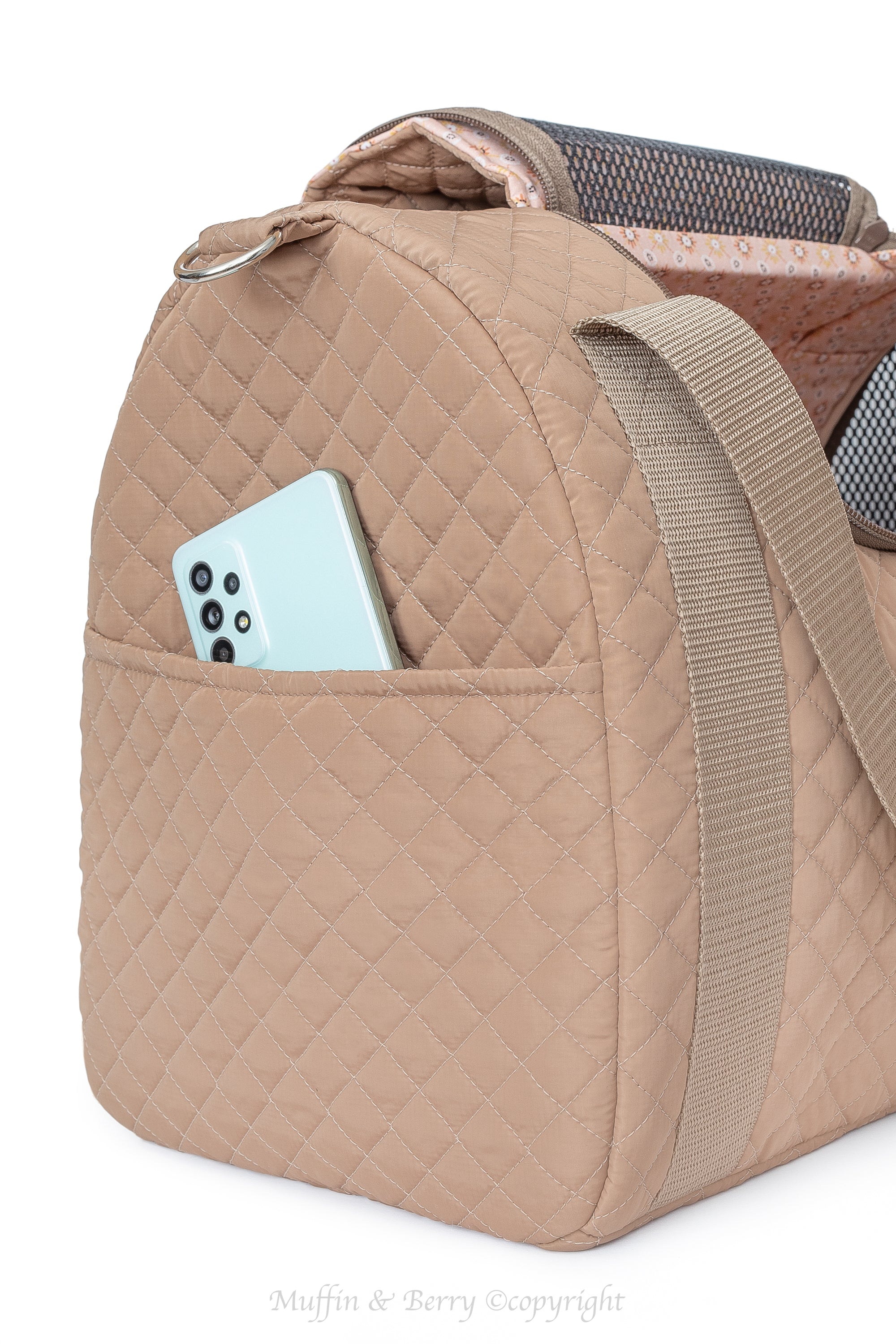 Fully enclosed pet carrier – FELICITY