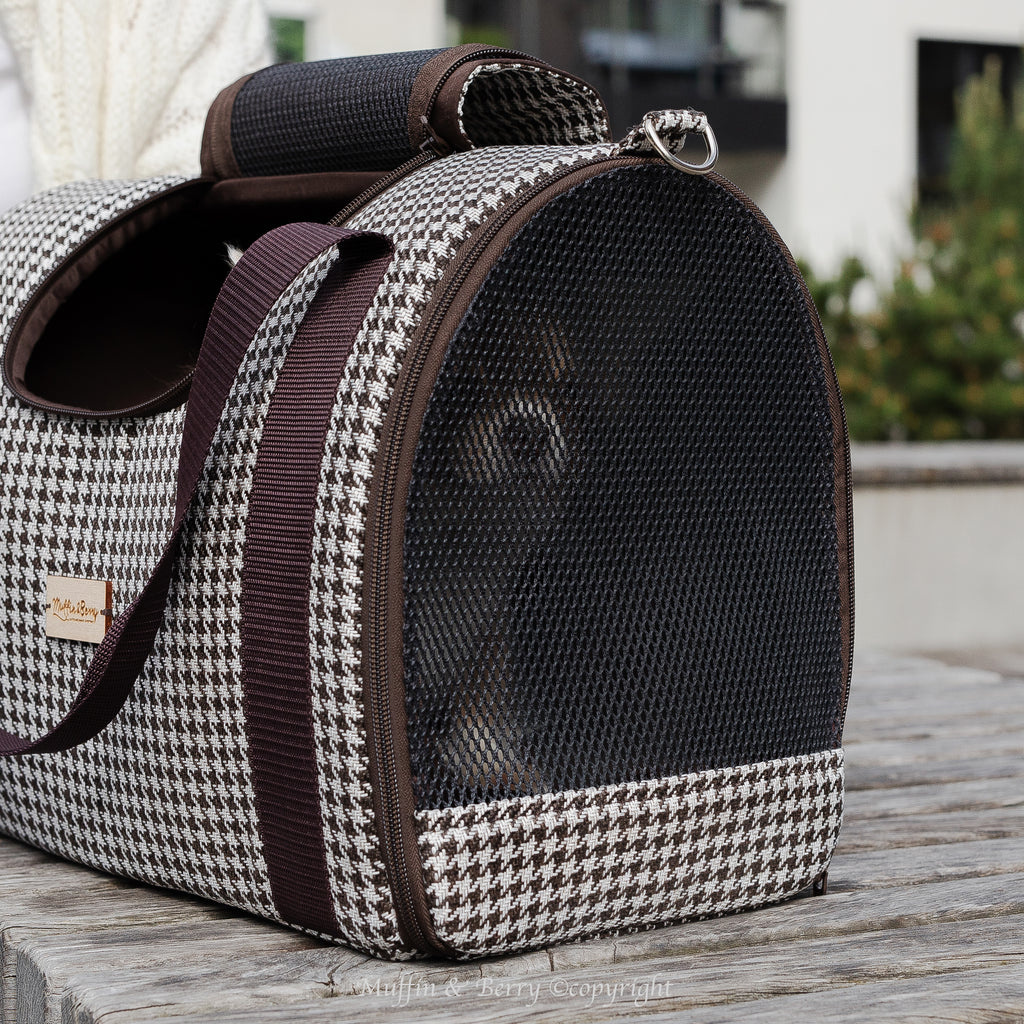 Fully enclosed pet carrier – GIANNA