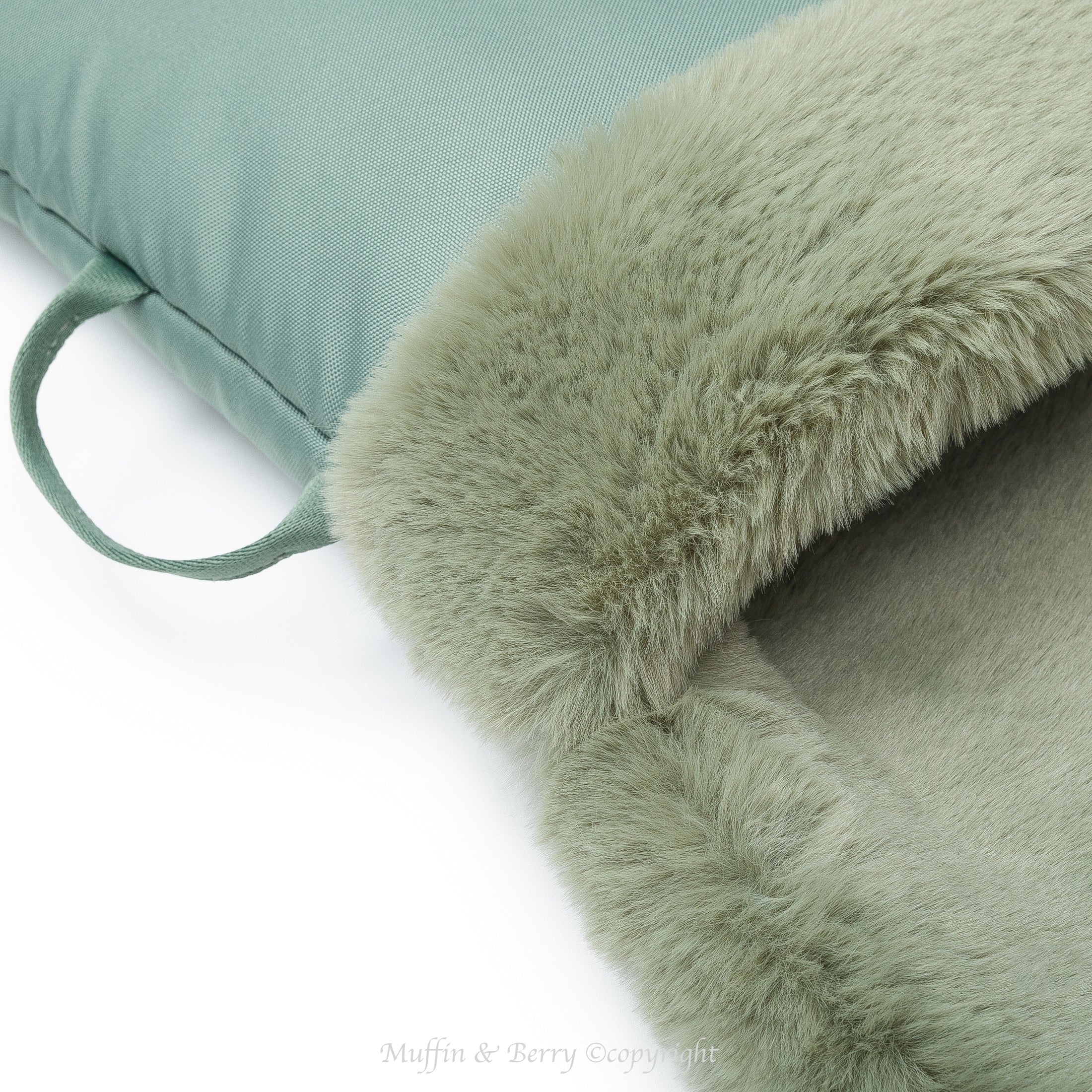 Faux-fur pocket SUVI