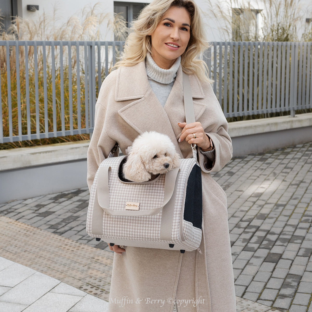Fully enclosed pet carrier – CLAIRE