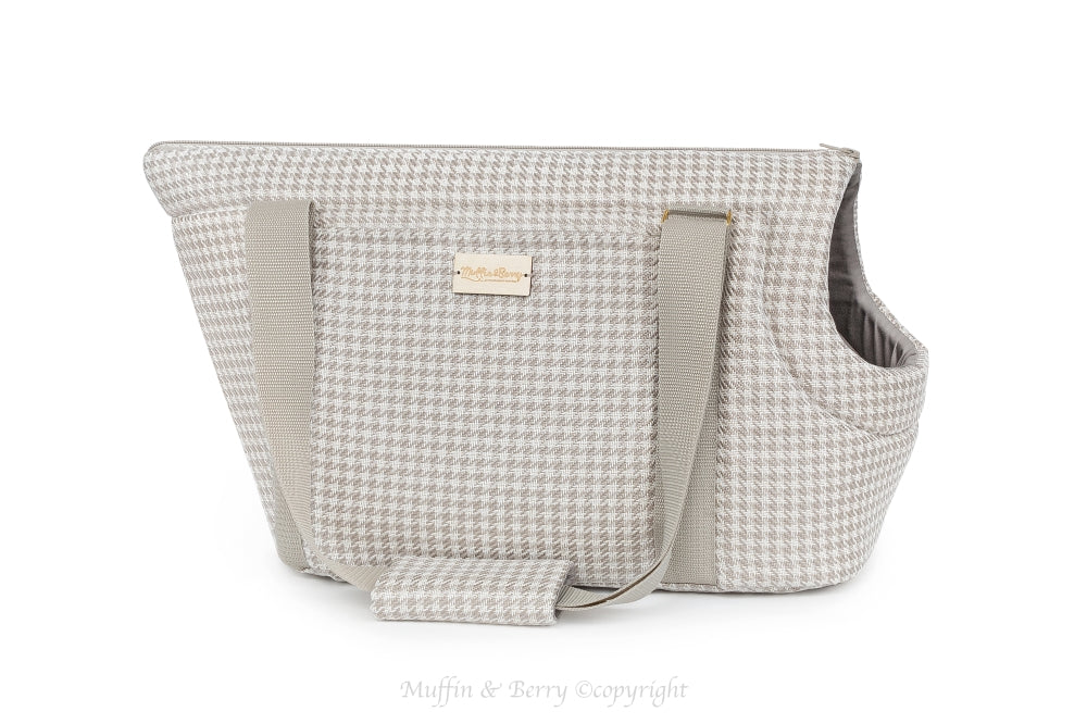 JOSEPHINE beige houndstooth dog carrier bag full side view with wooden Muffin & Berry label